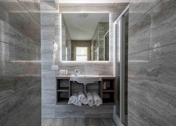 Maioliche Griante Апарт-отель Cadenabbia